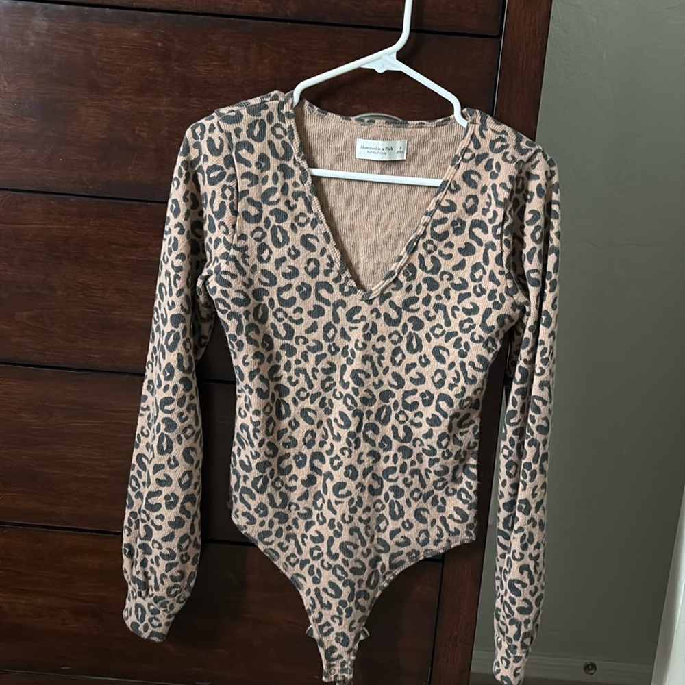 Abercrombie & Fitch Soft A&F Cozy Leopard top